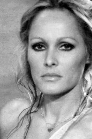 Retrato de Ursula Andress
